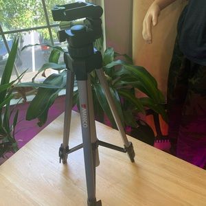Ambico Deluxe Tripod